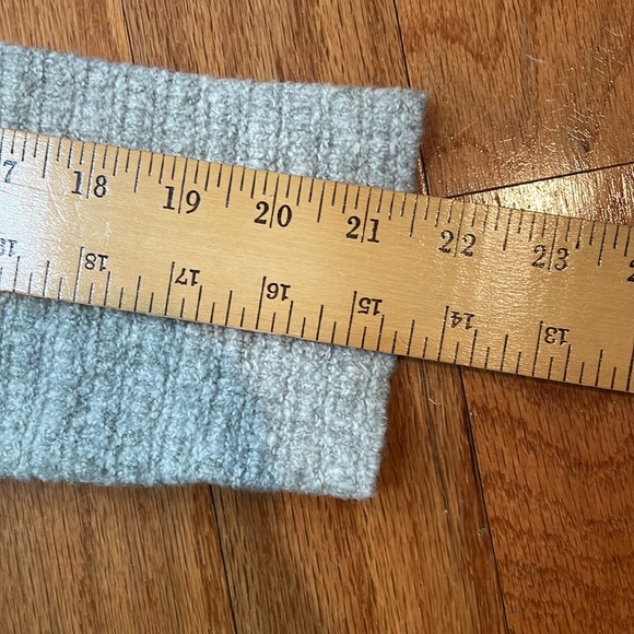 Free People Size Medium Gray oversized Women’s V Neck Sweater very Soft - Picture 6 of 11